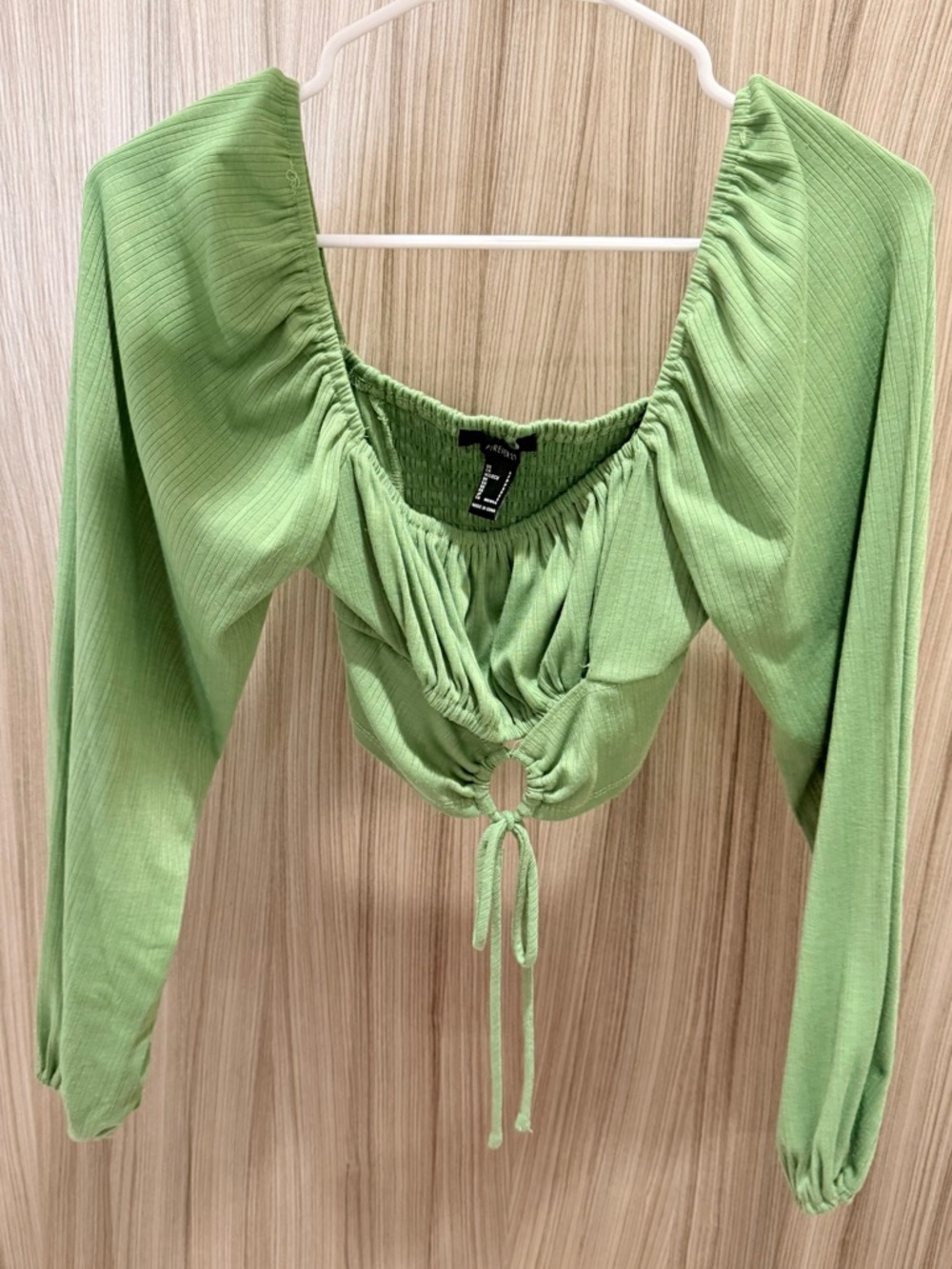 Forever 21 Green Long-Sleeve Ruched Crop Top Size Small
